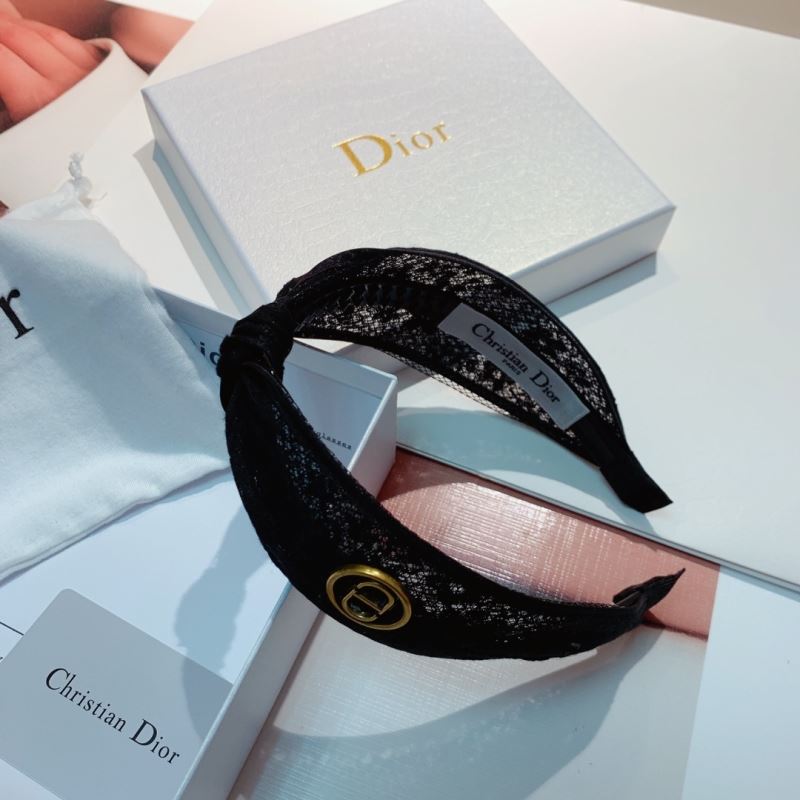 CHRISTIAN DIOR